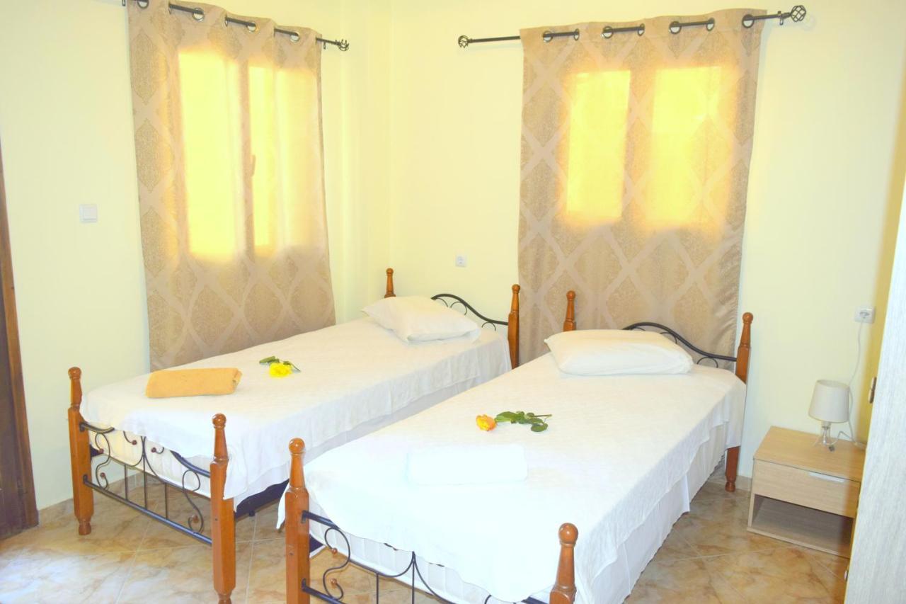 Dourios Ippos Apartments Frikes Экстерьер фото