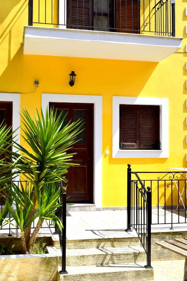 Dourios Ippos Apartments Frikes Экстерьер фото