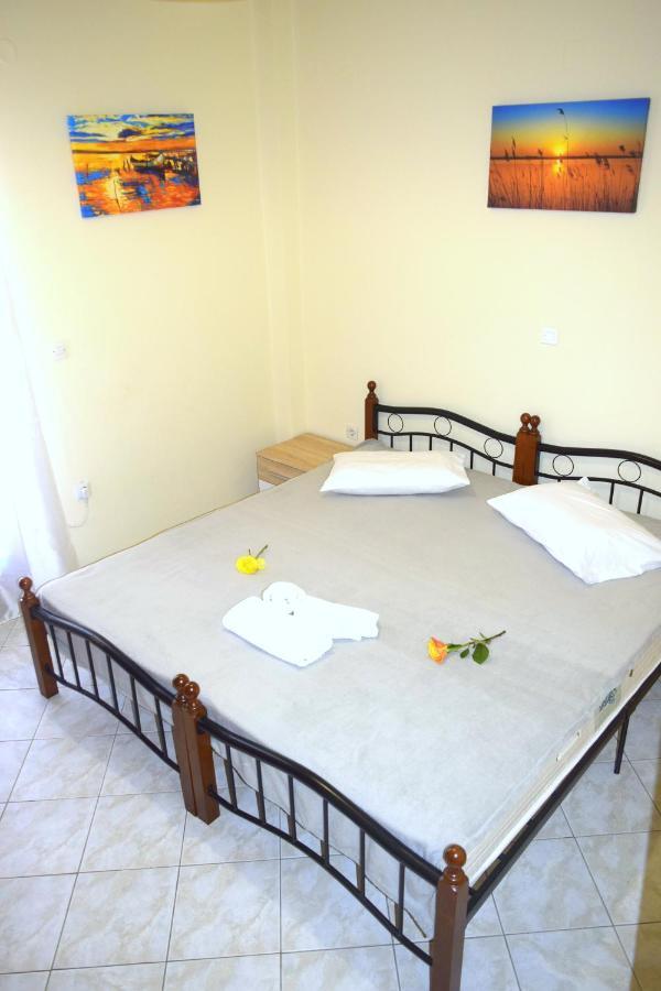 Dourios Ippos Apartments Frikes Экстерьер фото