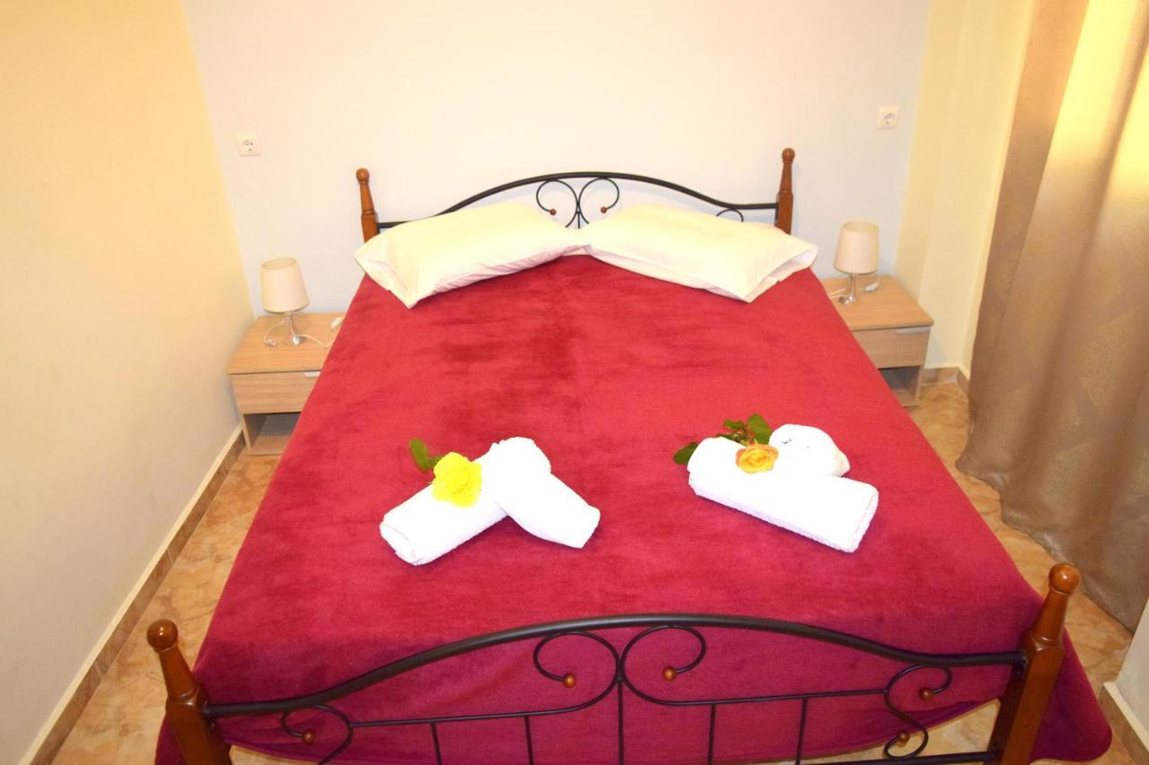 Dourios Ippos Apartments Frikes Экстерьер фото