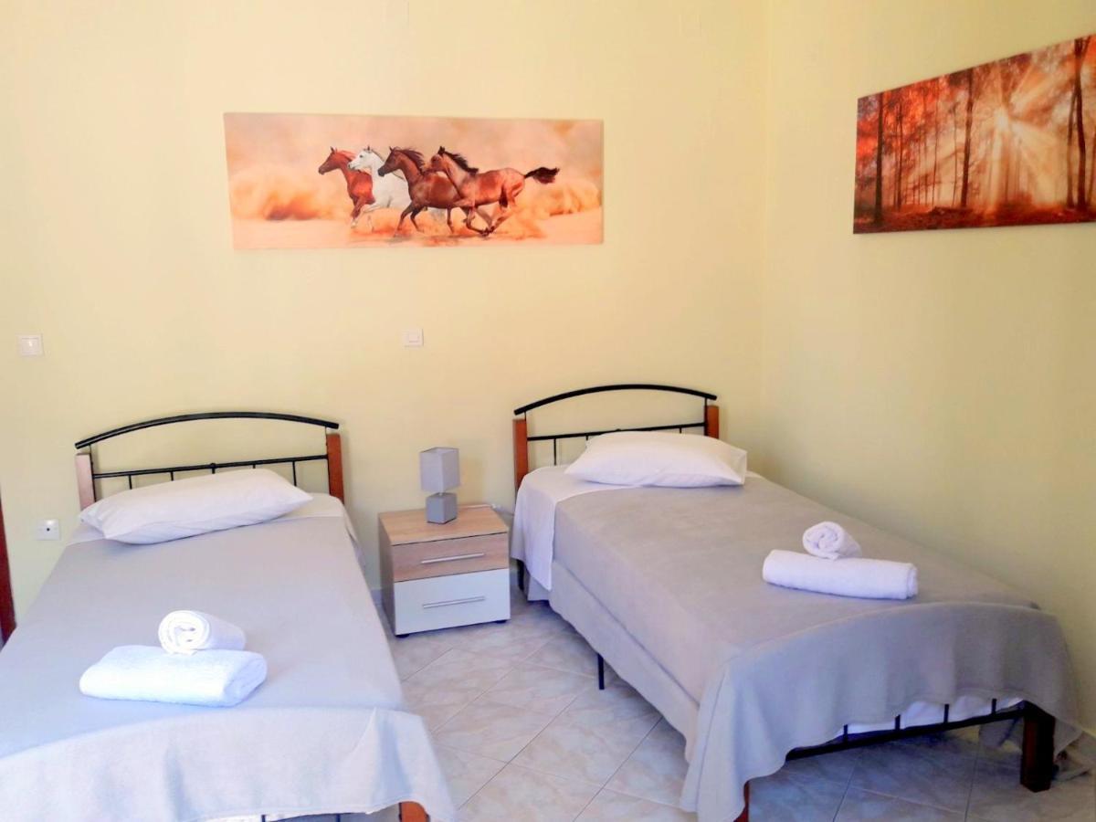 Dourios Ippos Apartments Frikes Экстерьер фото